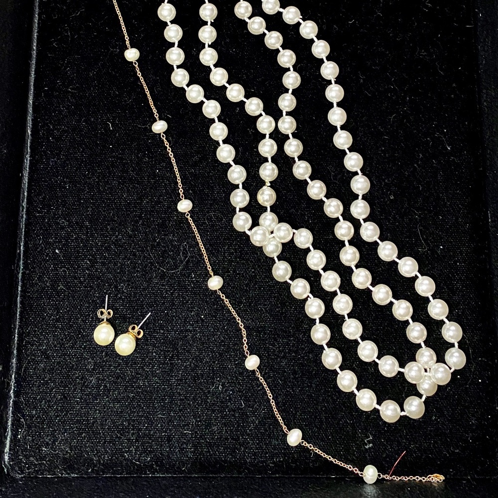Costume Pearl Jewelry Suite